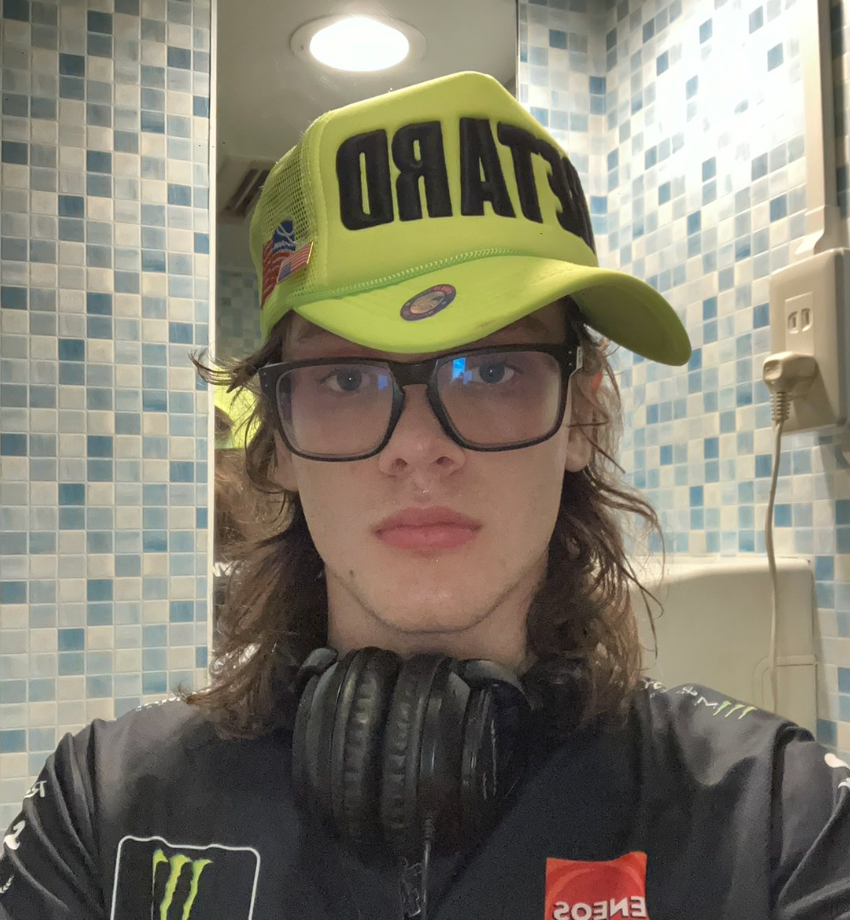 @swaggermika2002