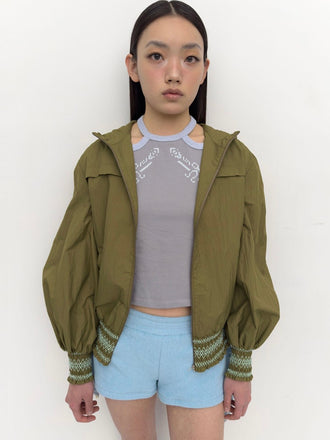 SMOCKING LIGHT WINDBREAKER