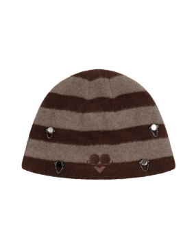 Piercing charm beanie