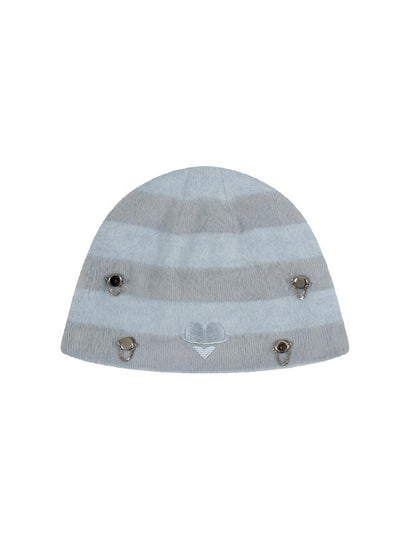Piercing charm beanie