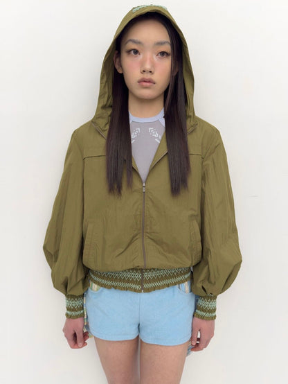 SMOCKING LIGHT WINDBREAKER