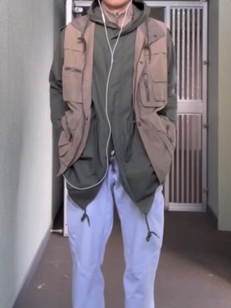 テシ